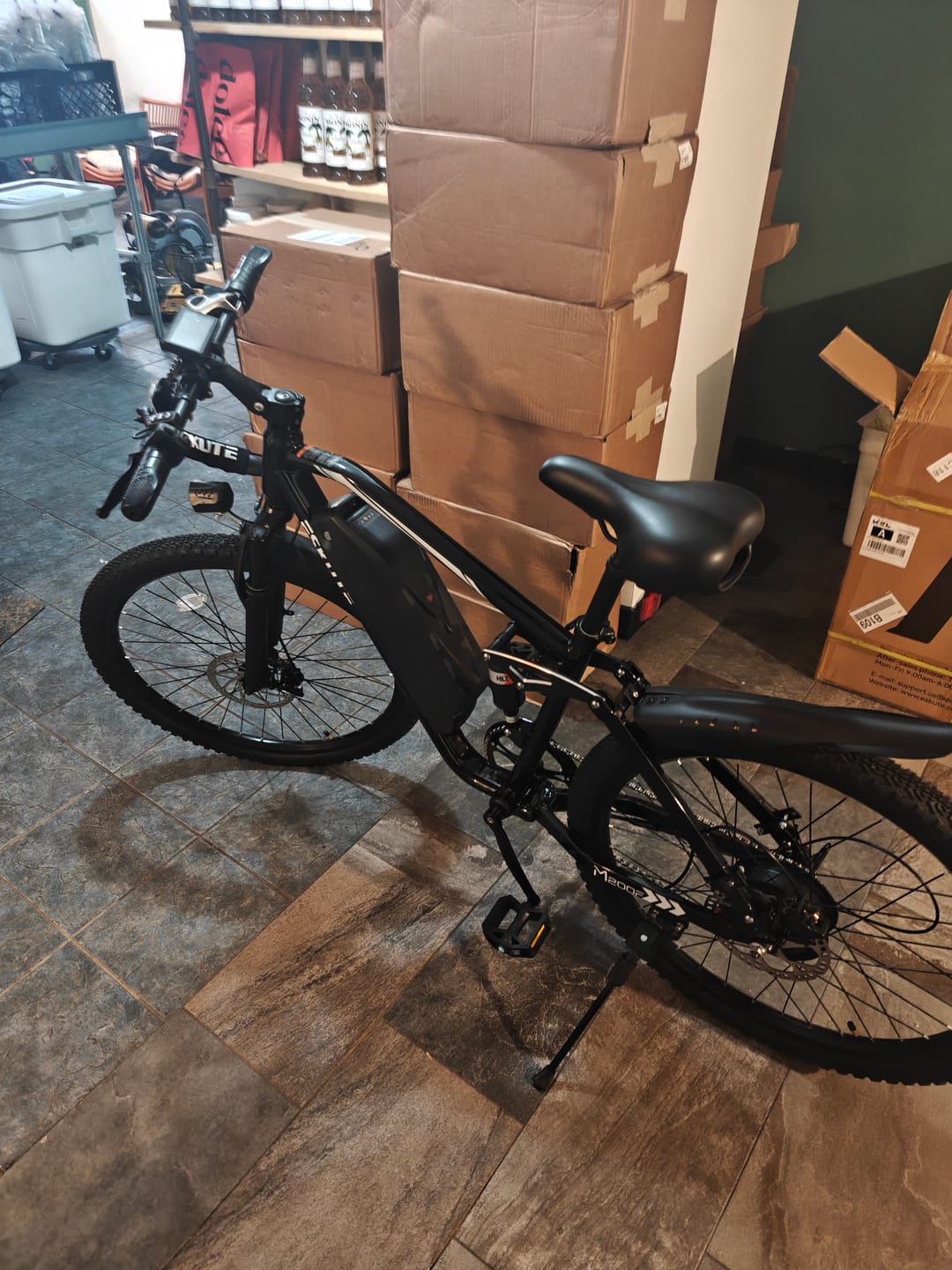 Customer photo review of Eskute® M200F 27.5" Full Suspension Electric Bike