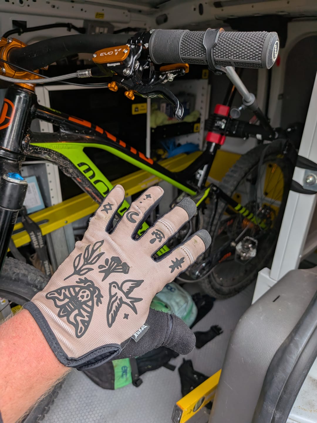 Customer photo review of Jobstopper | Gravity Gloves