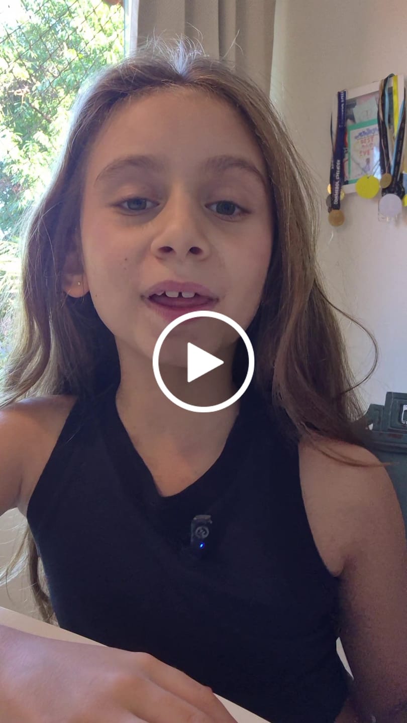 Customer video review of Stella Canvas Juvenil