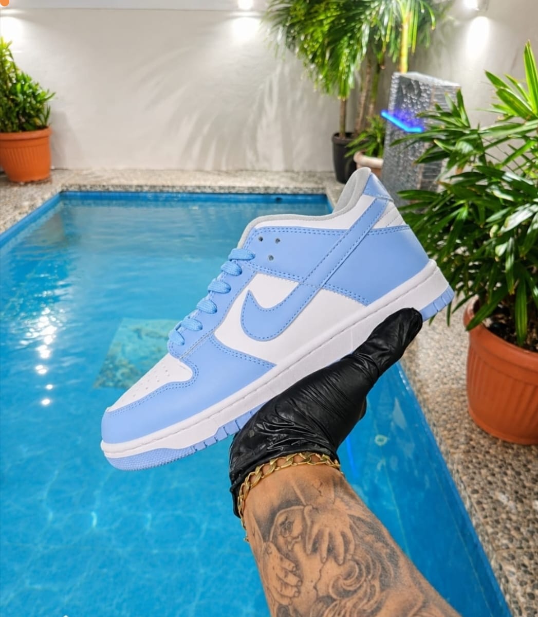 Customer photo review of Tenis Dunk Low Blanco Cielo