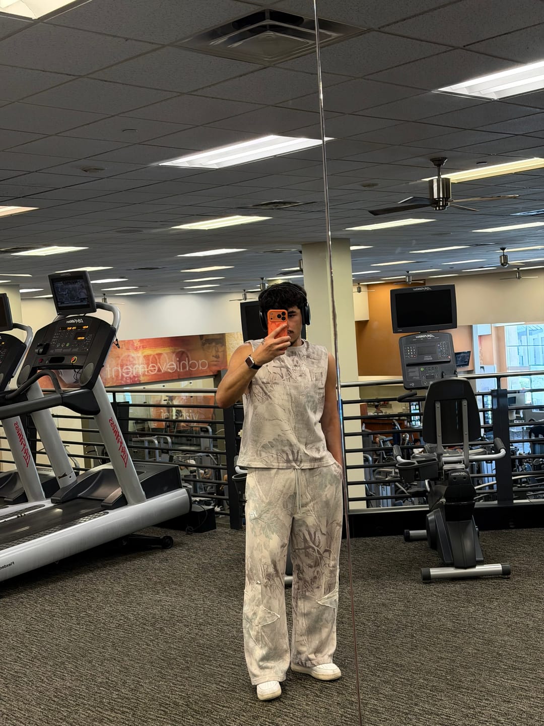 Customer photo review of 2058 - Superstar Sweats