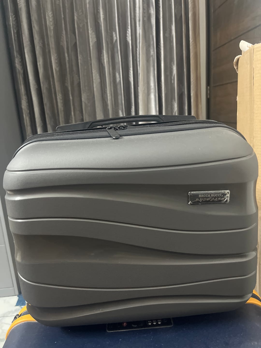 Customer photo review of SHOECASE