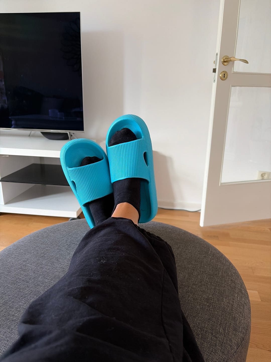 Customer photo review of HappyFlops Nordics