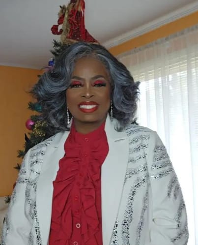 Customer photo review of Luvwin Salt & Pepper Layered Blowout Wave Beginner Friendly Glueless  Gray Wig 100% Human Hair