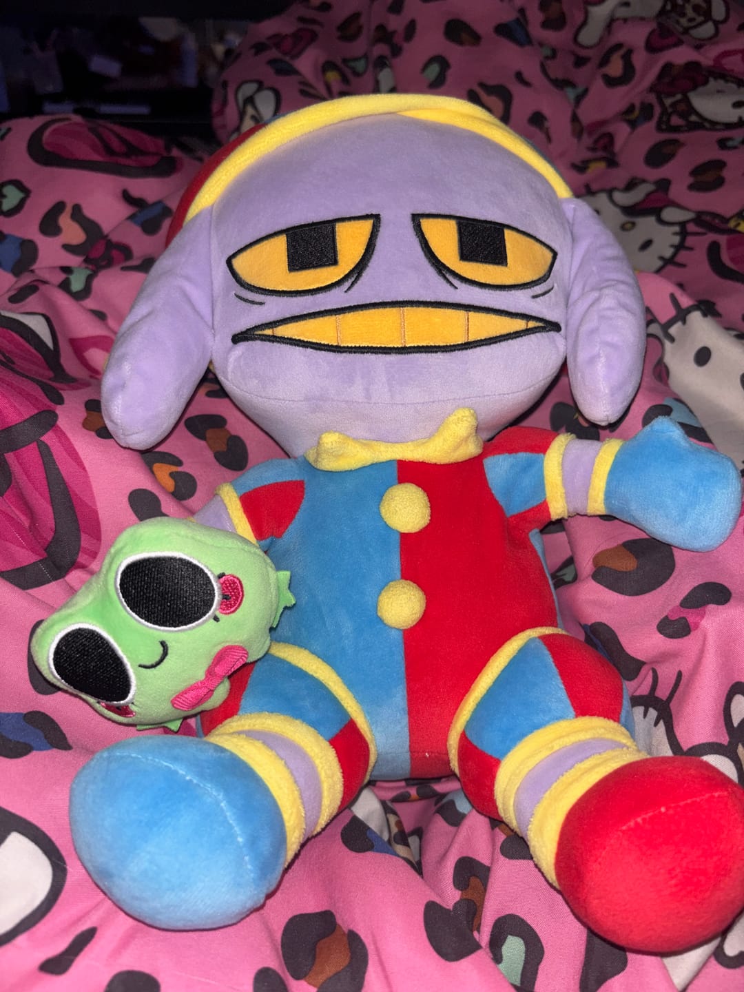 Customer photo review of Pomni-Suit Jax Plush