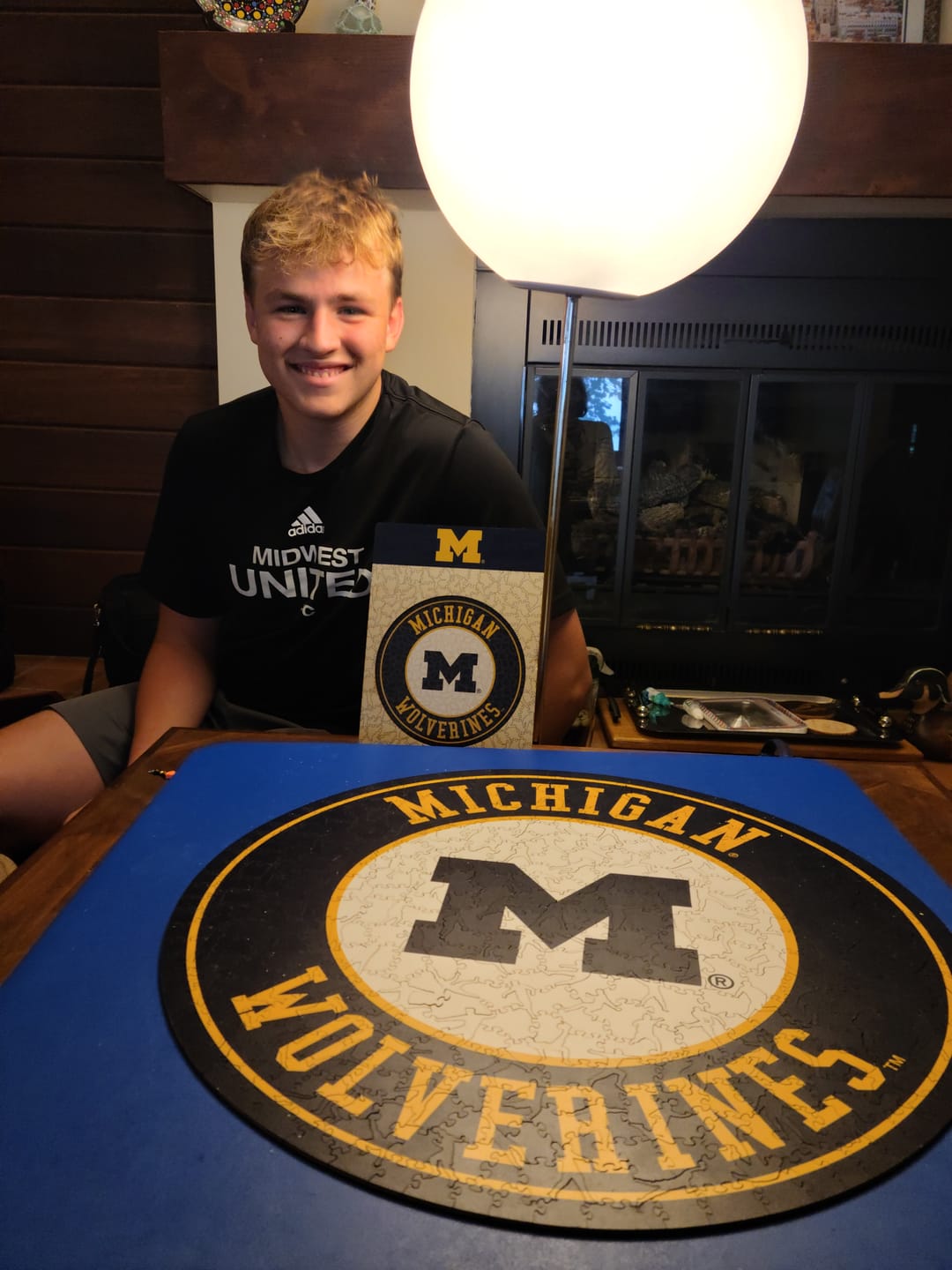 Customer photo review of Michigan Wolverines Logo Wooden Puzzle