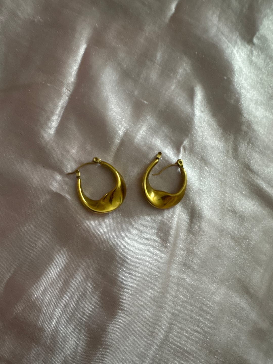 Customer photo review of Dara Hoop Earrings