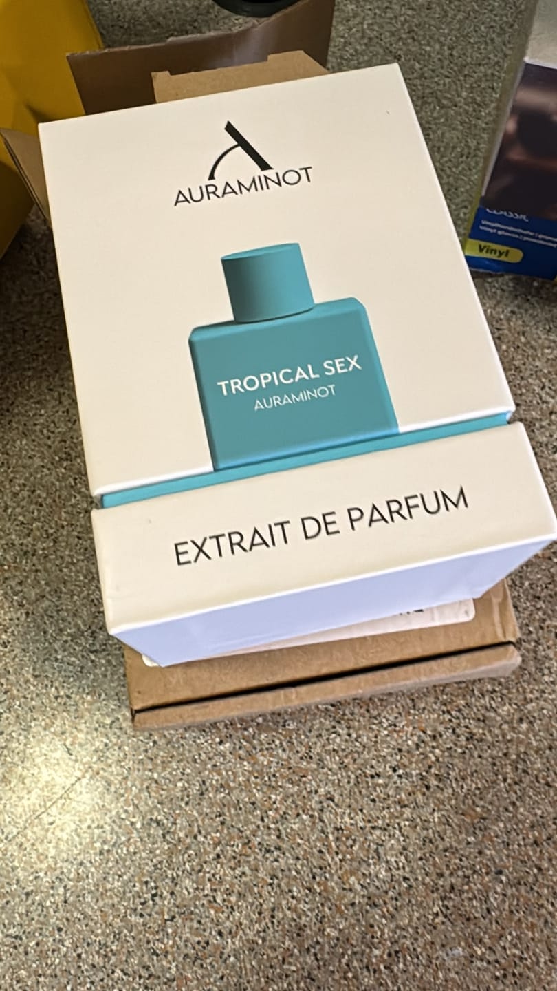 Customer photo review of TROPICAL SEX
