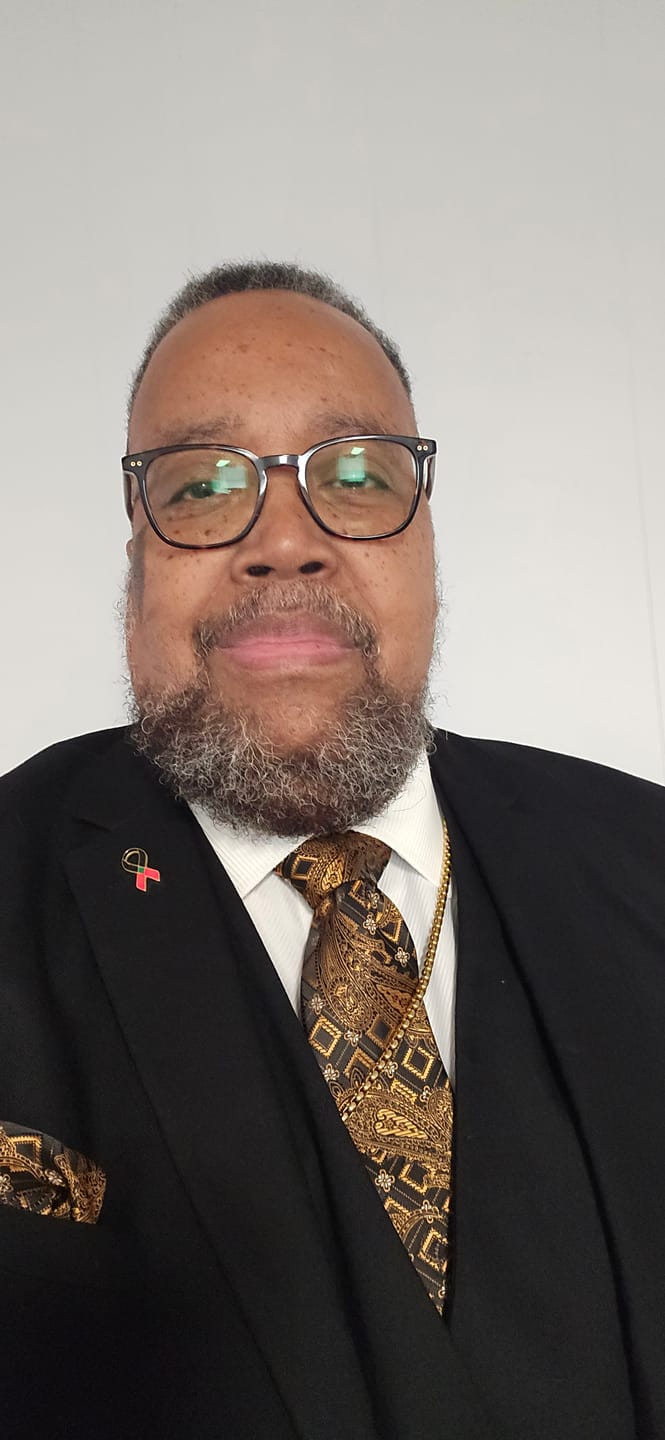 Customer photo review of Gold and Black Luxury Tie Set