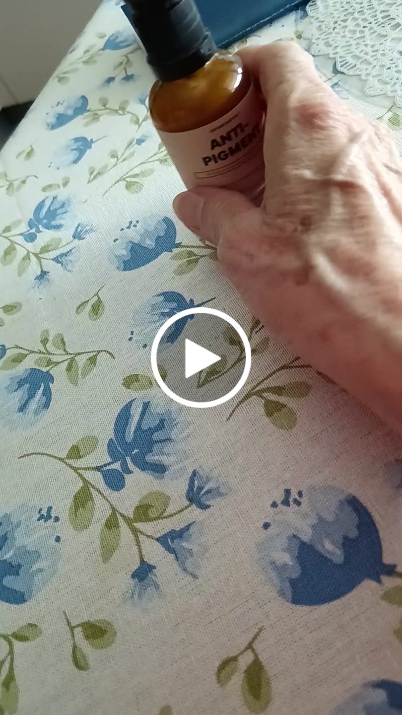 Customer video review of Pigmentflecken-Entferner, 50ml - Reduziert Pigmentflecken und vitalisiert die Haut