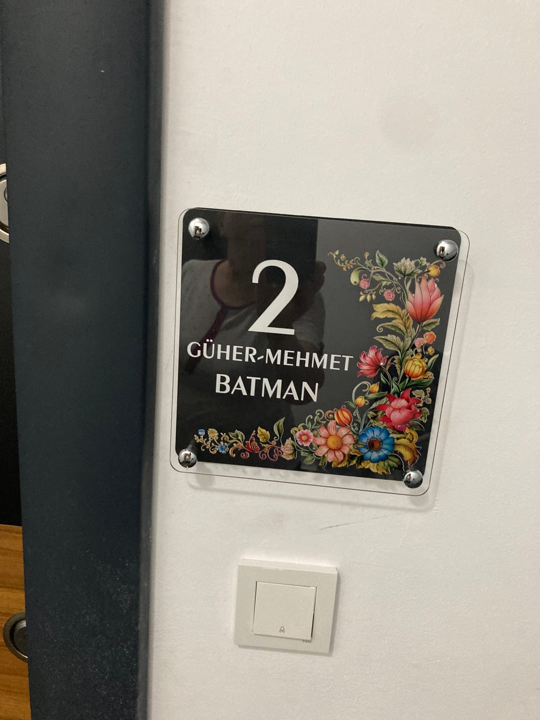 Customer photo review of Çiçek Desenli Zarif Daire Kapı Tabelası