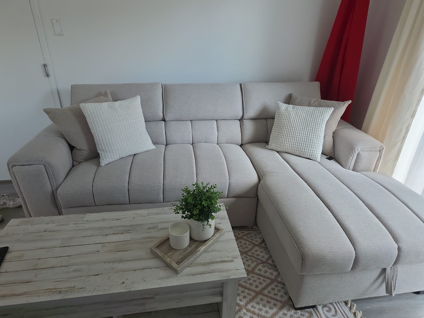 Customer photo review of VICTOR - Sofa lit 99" avec rangement beige