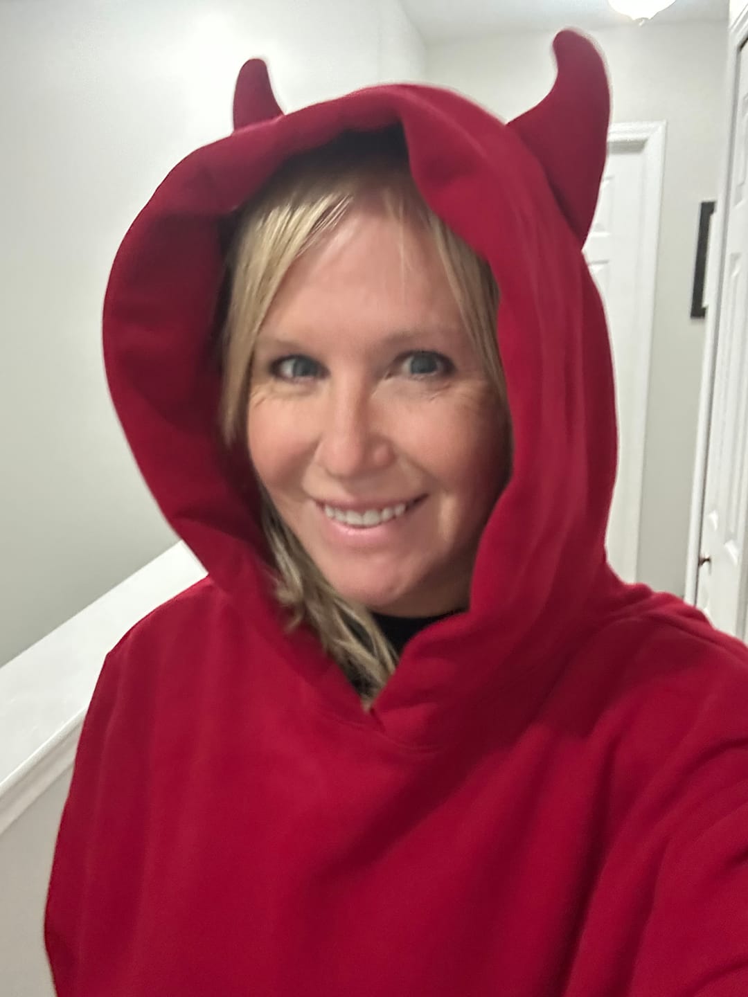 Customer photo review of WAVE DEVIL HOODIE - RED