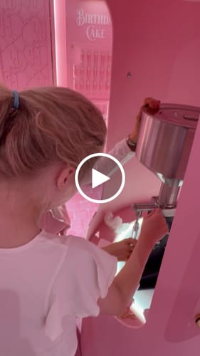 Customer video review of Walk Ins