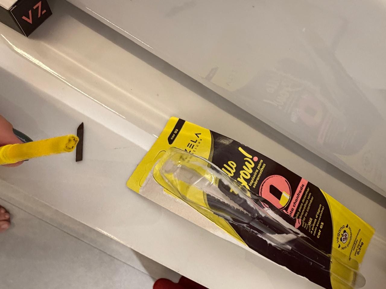 Customer photo review of Lapiseira para Sobrancelhas Hello Brow