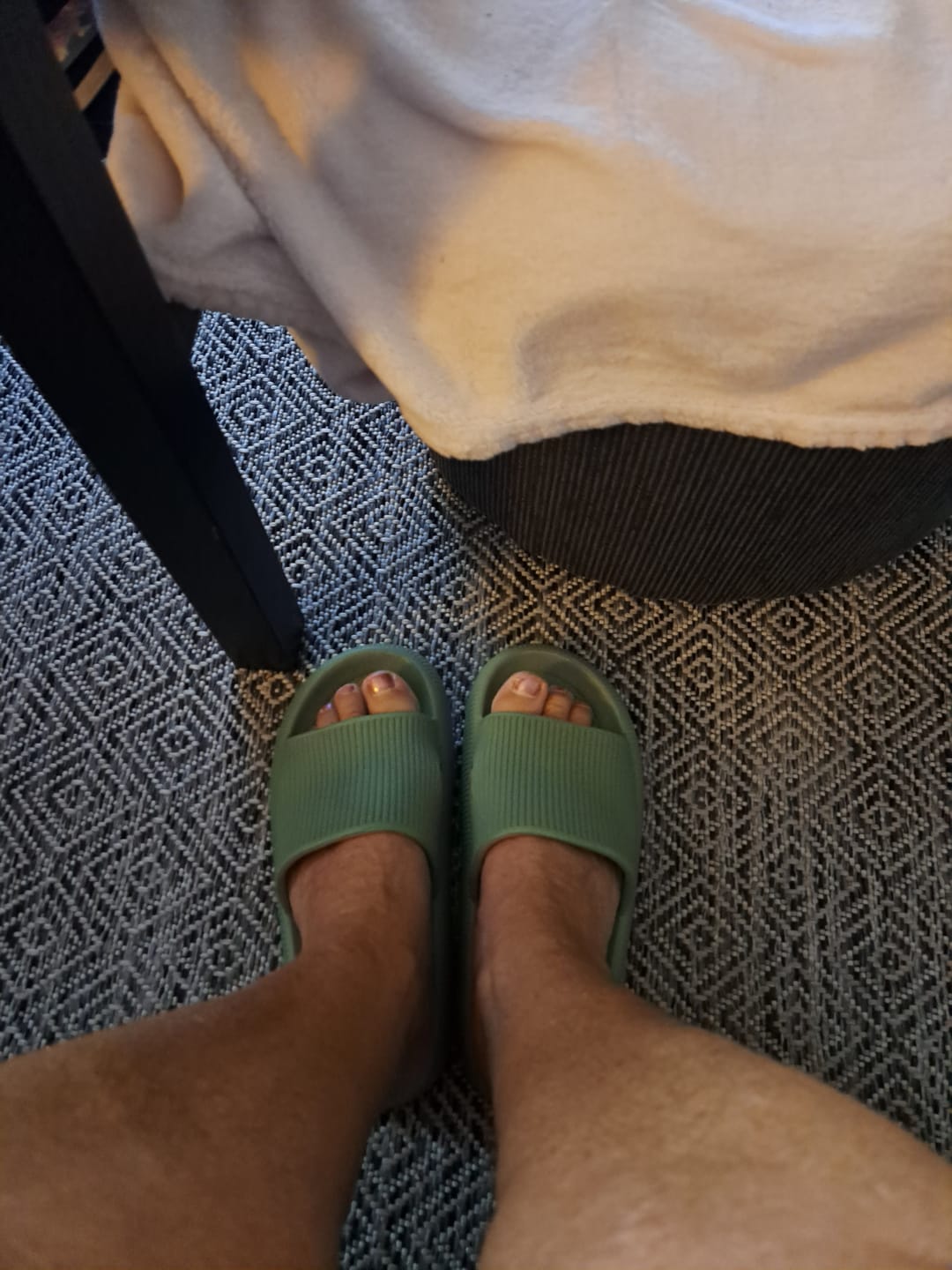 Customer photo review of HappyFlops Original