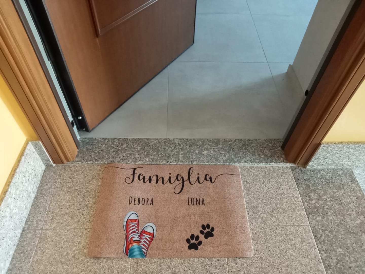 Customer photo review of Scarpe e zampe - Zerbino personalizzato