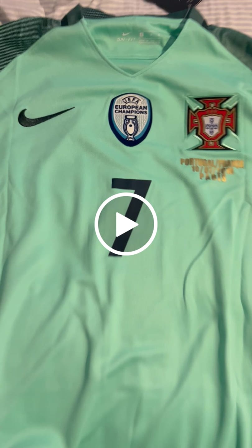 Customer video review of Cristiano Ronaldo Portugal 2018 World Cup Long Sleeve Retro Football Jersey Kit