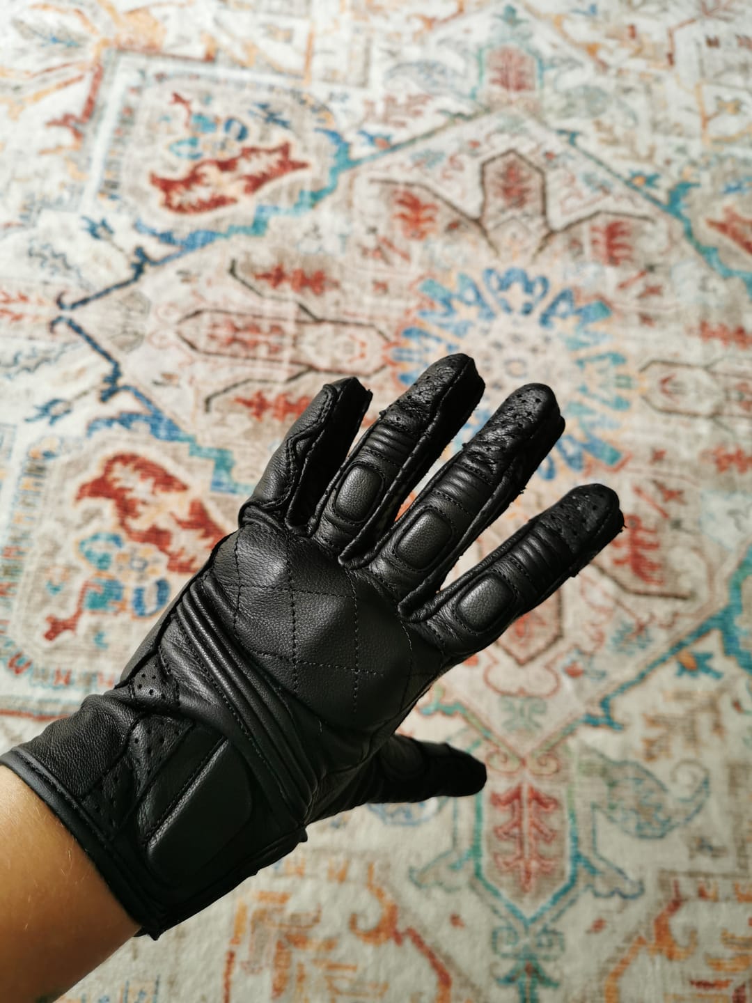 Customer photo review of Ladies Motorcycle Gloves - 'Rhiannon' by Roadskin® - CE level 1 KP