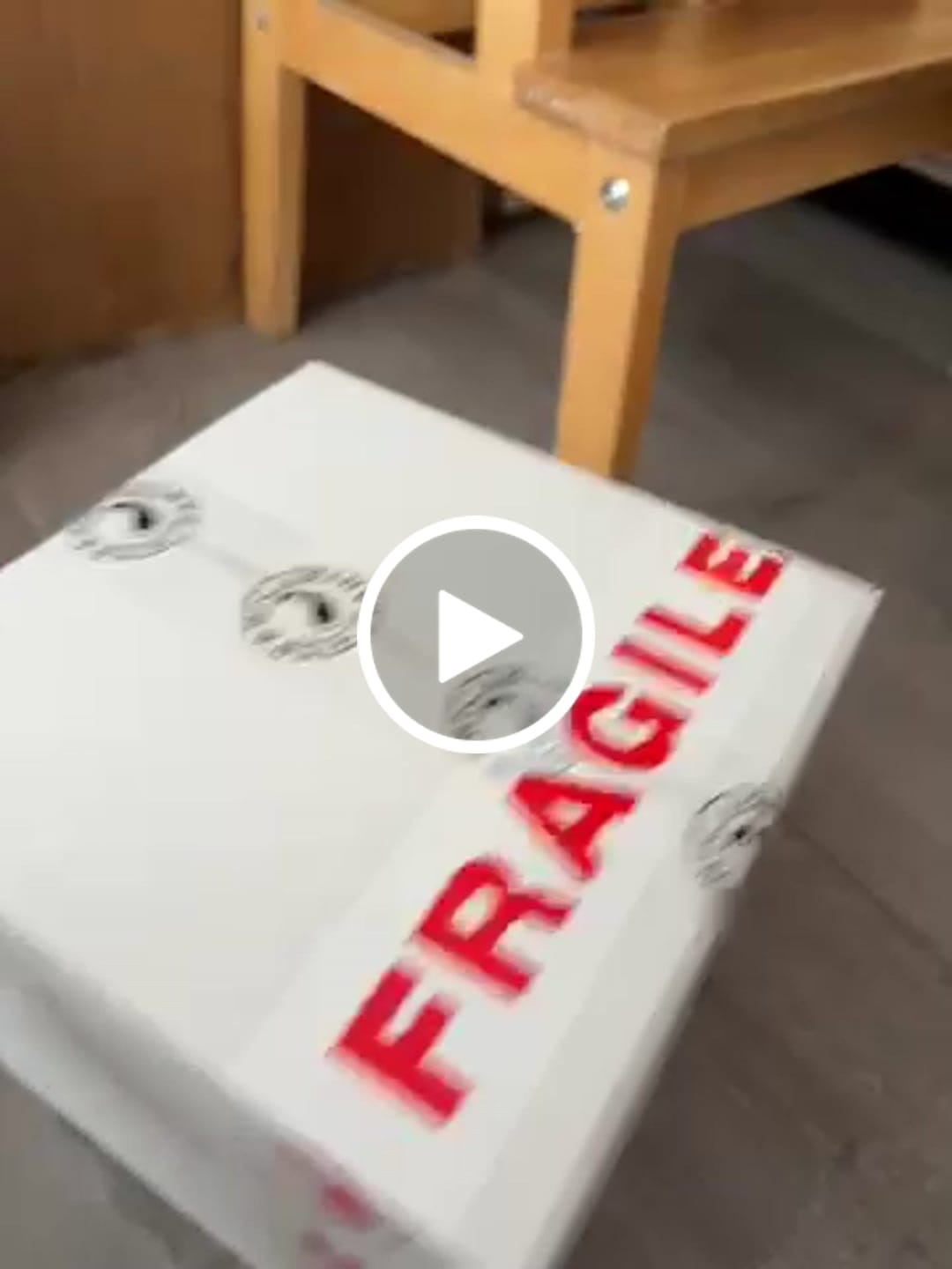 Customer video review of 200 x 200 x 200mm Regular Slotted Mailing Box White B7
