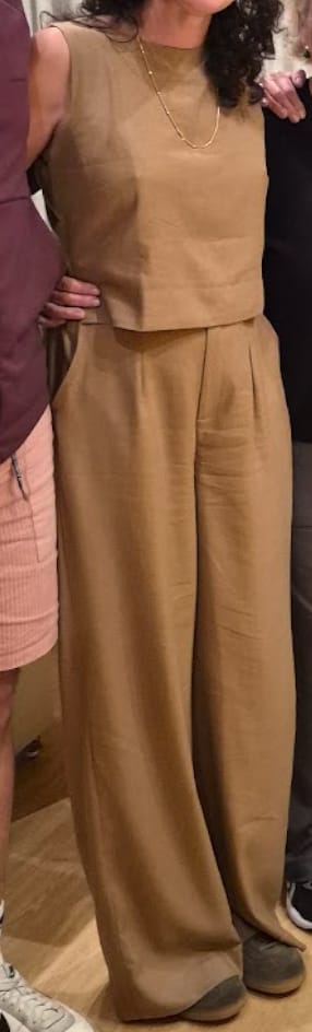Customer photo review of Calça Pantalona Graviola Marrom Claro