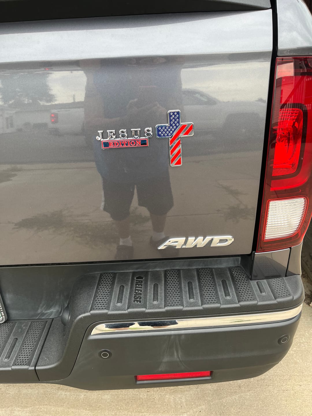 Customer photo review of FREE Today: 3D Metal Jesus Edition Letter Car Emblem with US Flag Pattern Cross: A Symbol of Faith & National Honor