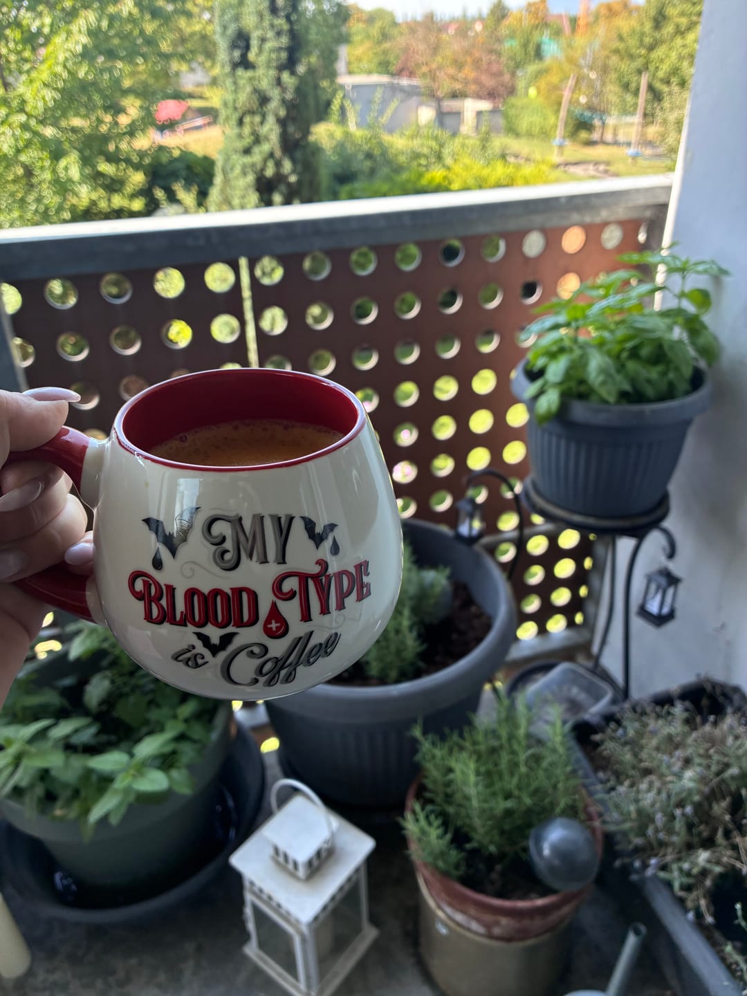 Customer photo review of Vampir Tasse – Gruseliges Design