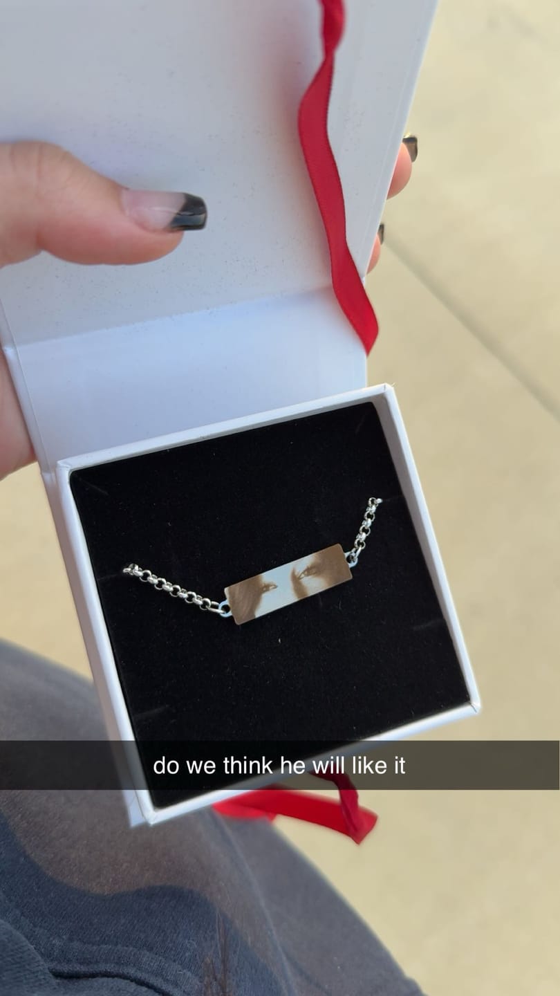 Customer photo review of Personalized Eye Photo Bracelet
