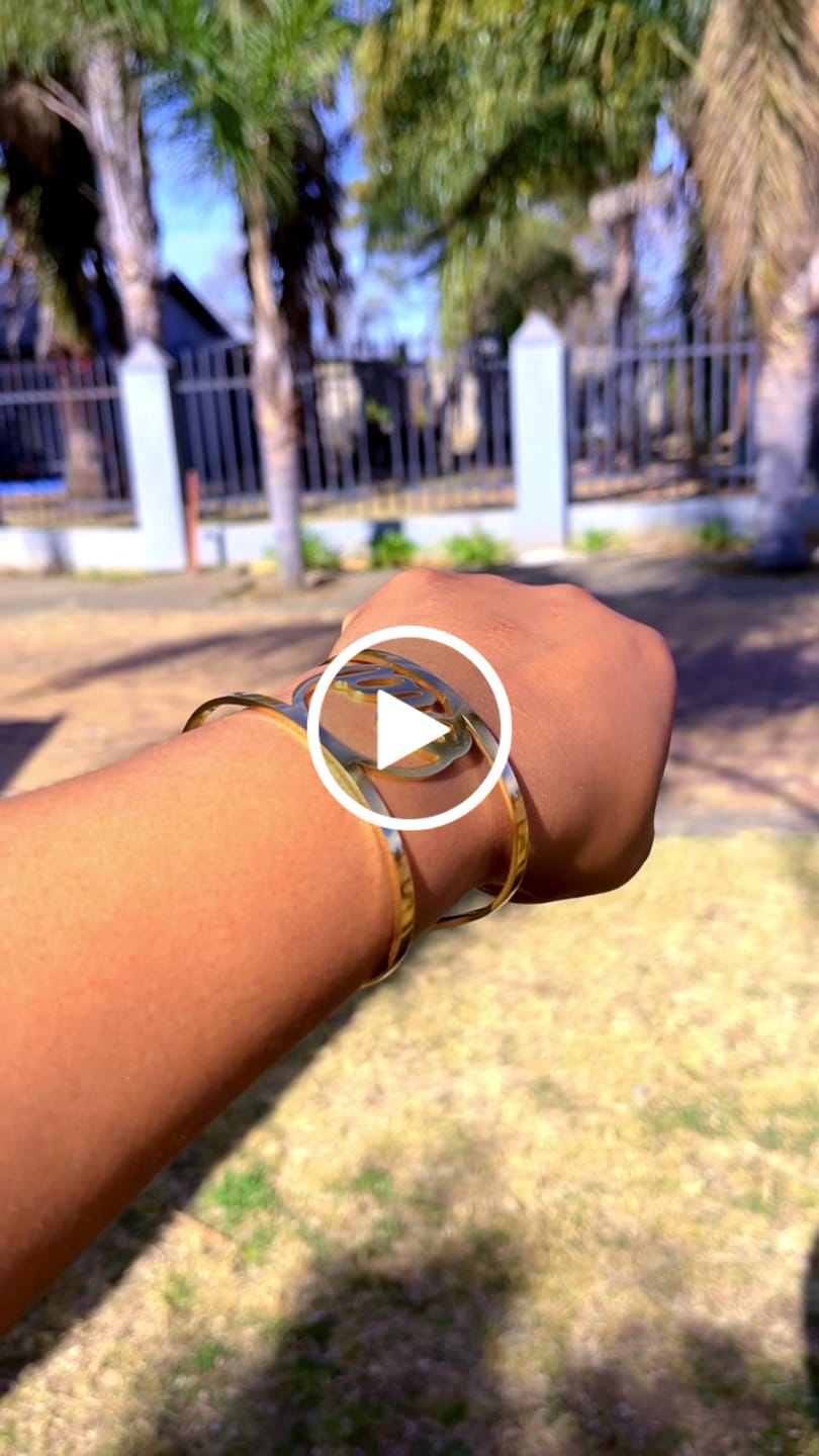 Customer video review of Gold ERA Signature Cuff Bracelet