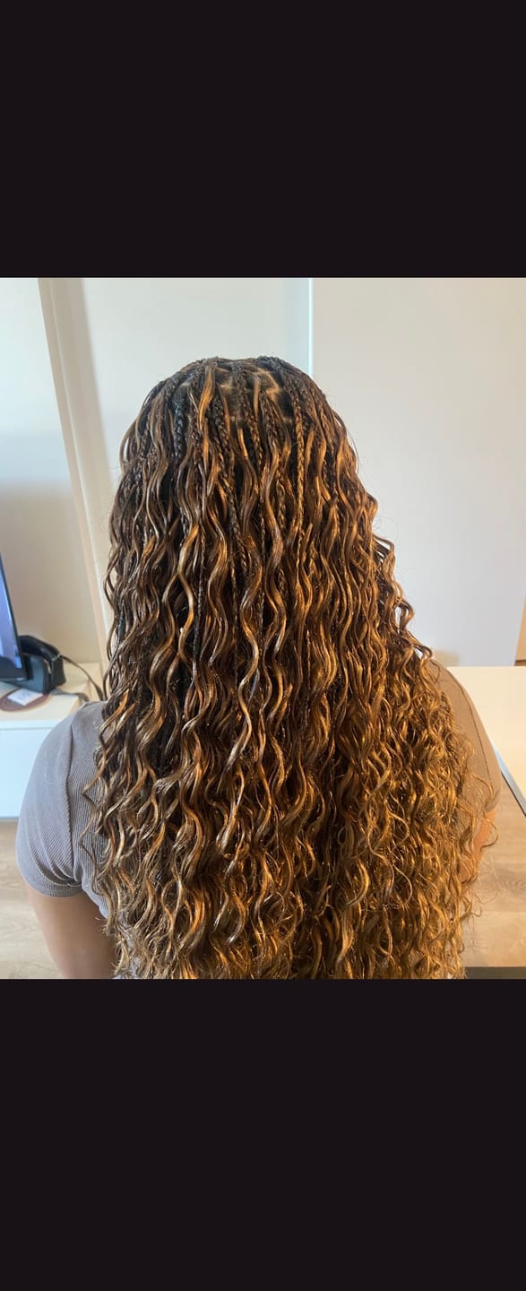 Customer photo review of #4/27/30 Mix Color Blend Loose Deep Wave Human Crochet Hair