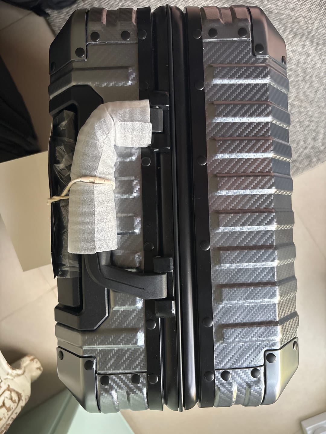 Customer photo review of TREVA Aluminum Suitcase Gunmetal