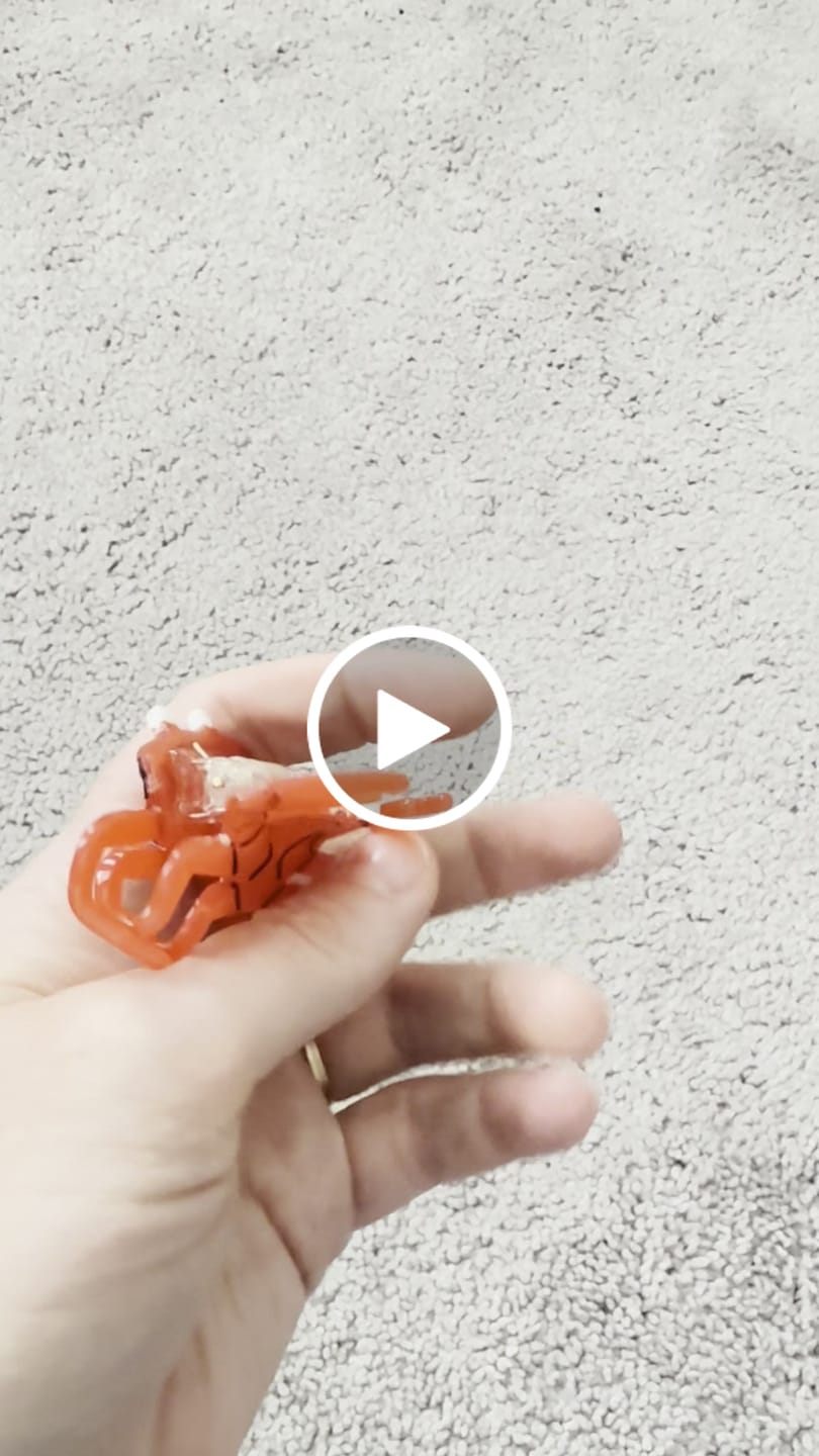 Customer video review of Mini Crab Hair Claw Clip