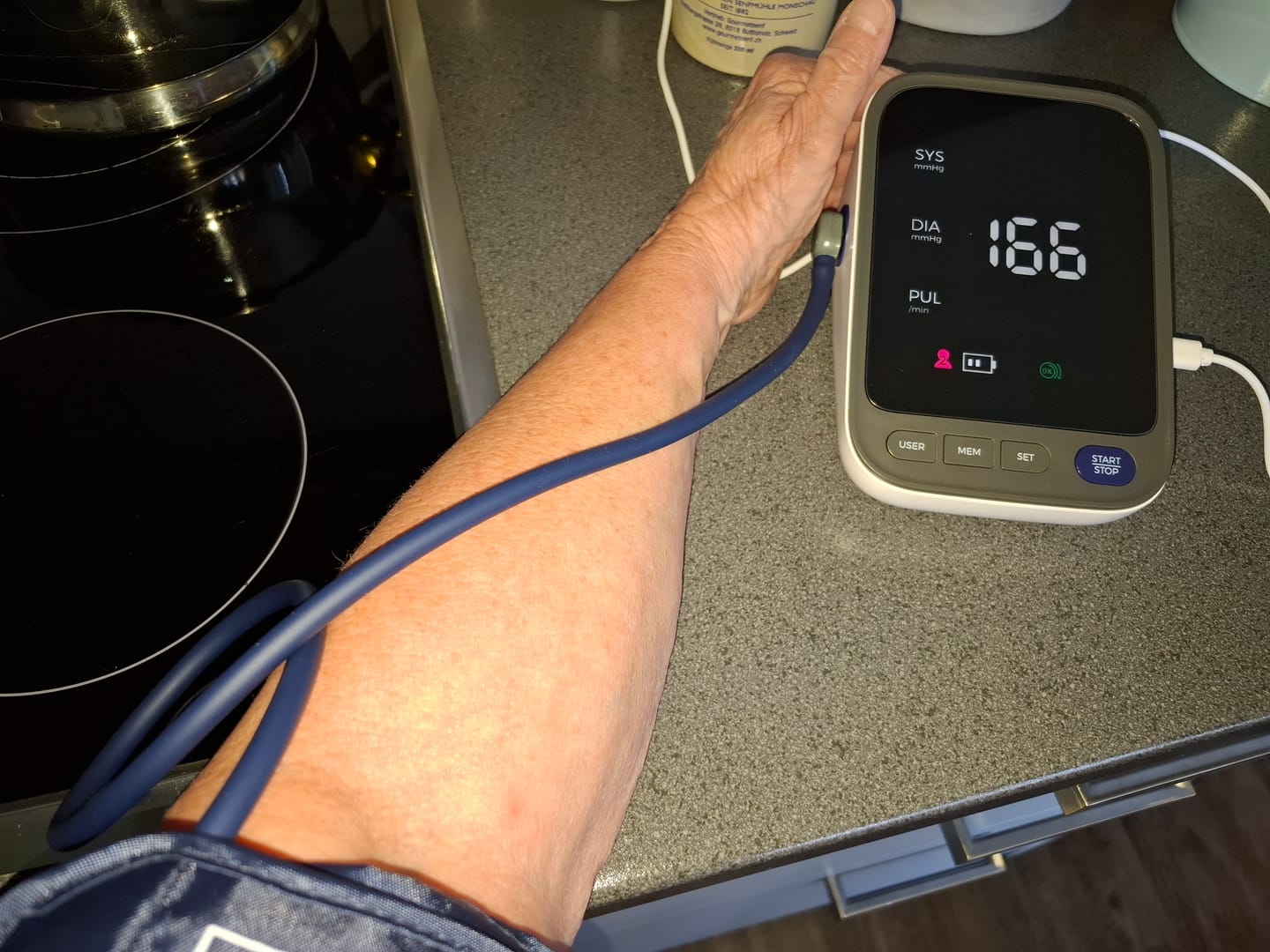 Customer photo review of Blutdruckmessgerät V8 Ultra — Next-Gen Präzisionssensor für klinisch genaue Messungen