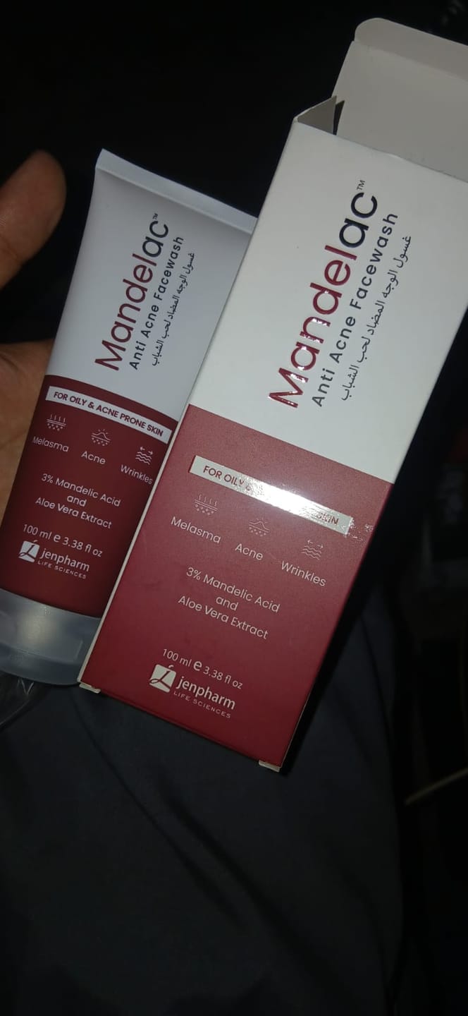 Customer photo review of MandelAC Facewash