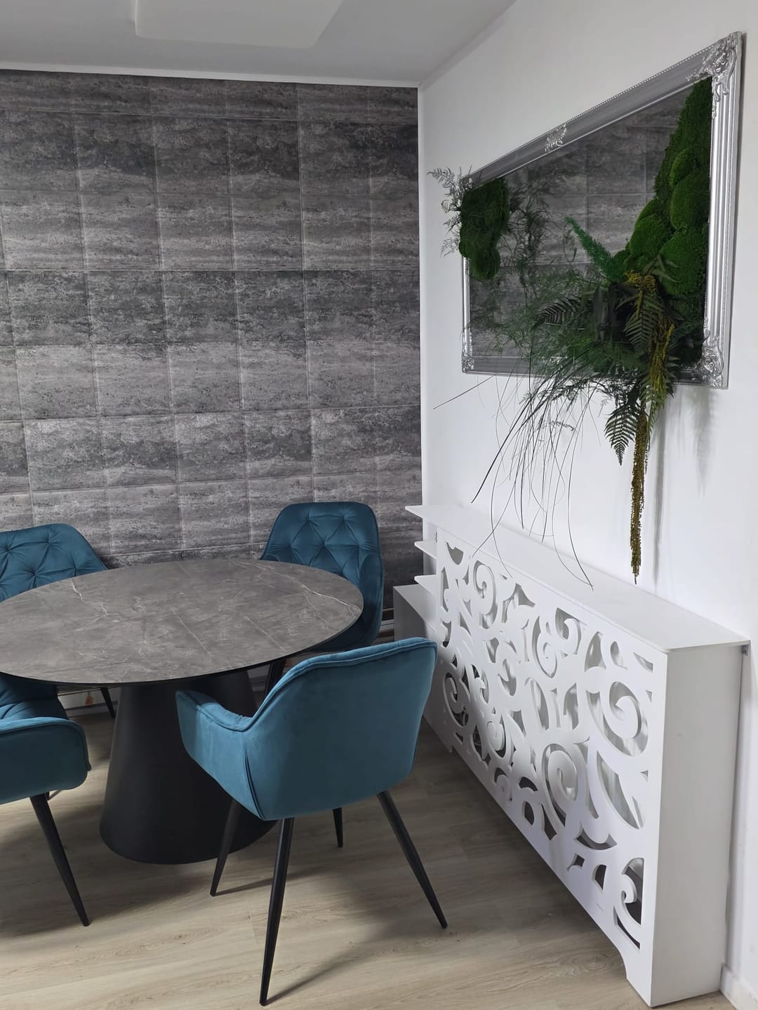Customer photo review of Scaun tapitat modern CHERRY, turcoaz/negru, stofa catifelata/metal, 57x58x87 cm