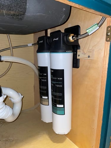 Customer photo review of Frizzlife DW15 Untertisch-Wasserfiltersystem, NSF/ANSI 53&42 zertifizierte Elemente, direkt angeschlossener 2-stufiger Wasserfilter