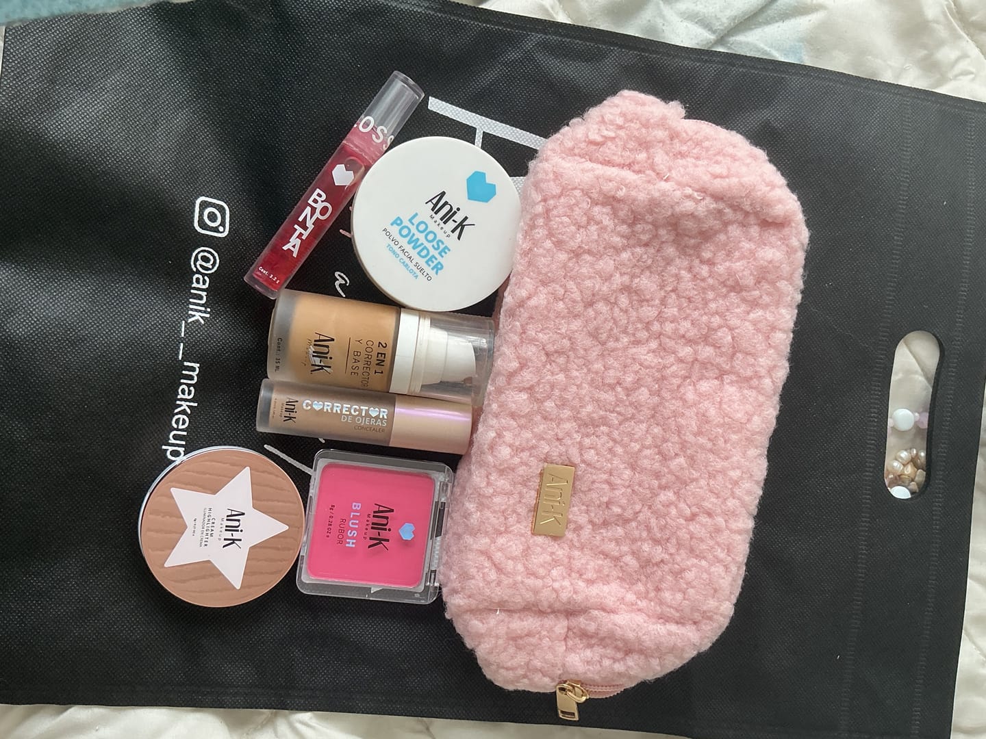 Customer photo review of Cosmetiquera Mini Cloud