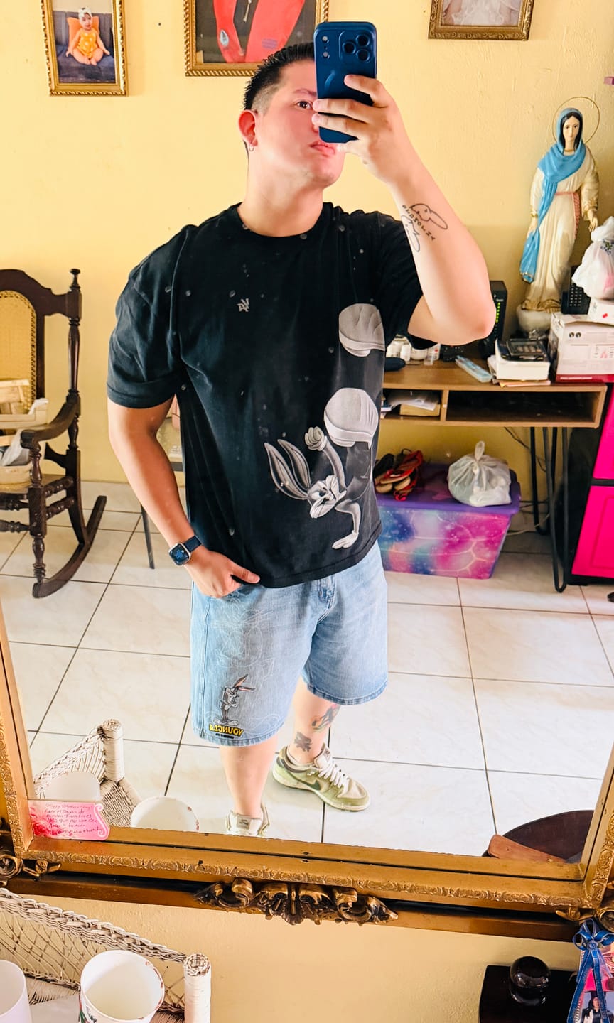 Customer photo review of 4291 - Looney Tunes Vintage Tees