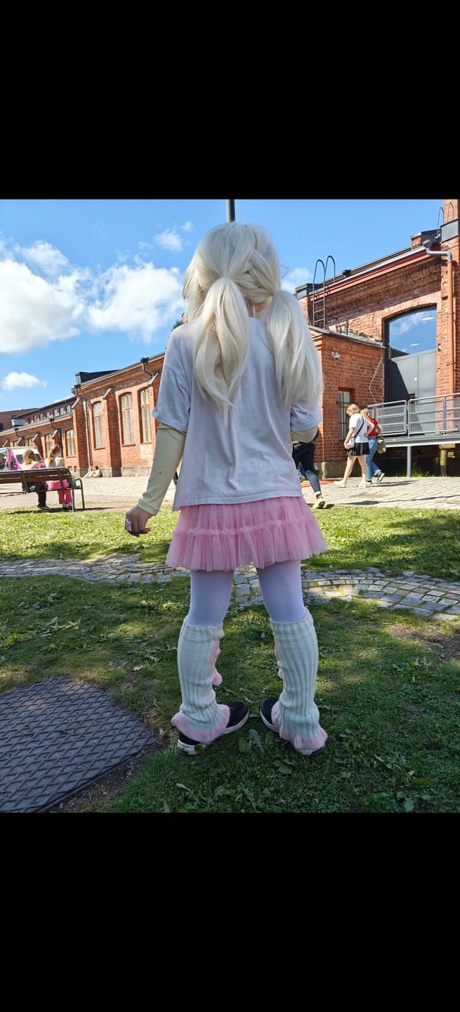 Customer photo review of Genshin Impact Klee Long White Hair Basic Wig