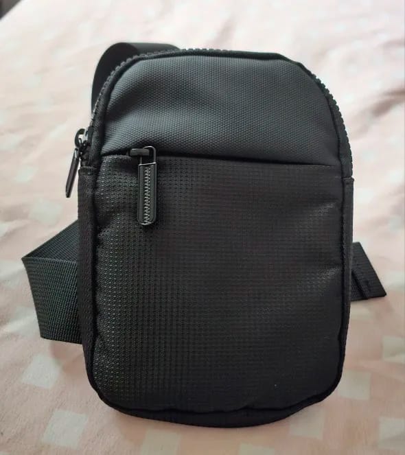 Customer photo review of Varyqon™ – Kompakte Crossbody Bag für Alltag und Reise