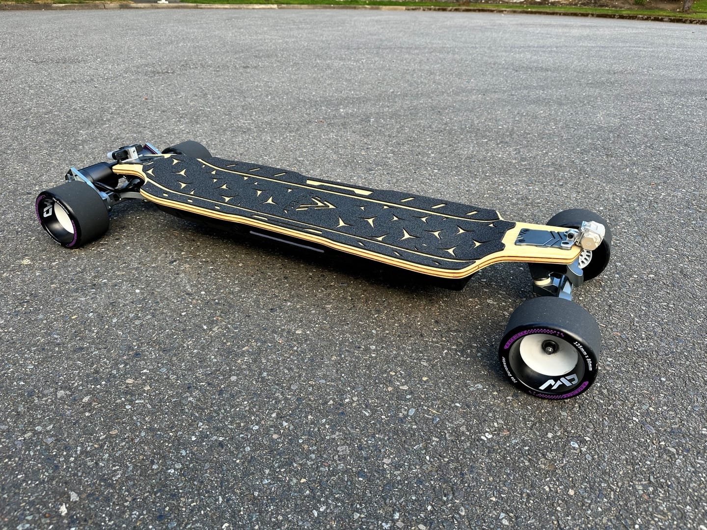 Customer photo review of Acedeck® Nomad N1 Electric Skateboard-Best DKP All-terrain Electric Skateboard