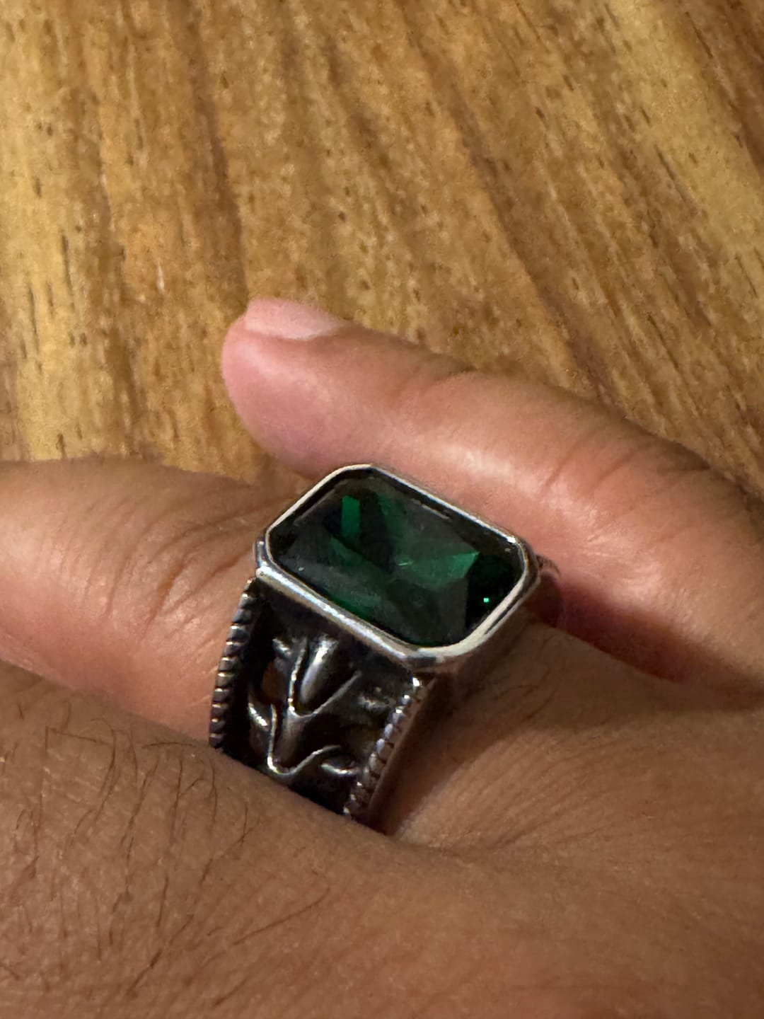 Customer photo review of Anillo Skeleton