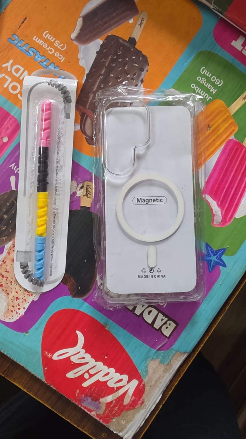 Customer photo review of Samsung Galaxy S26 Ultra  - Anti Yellow MagSafe Clear Case
