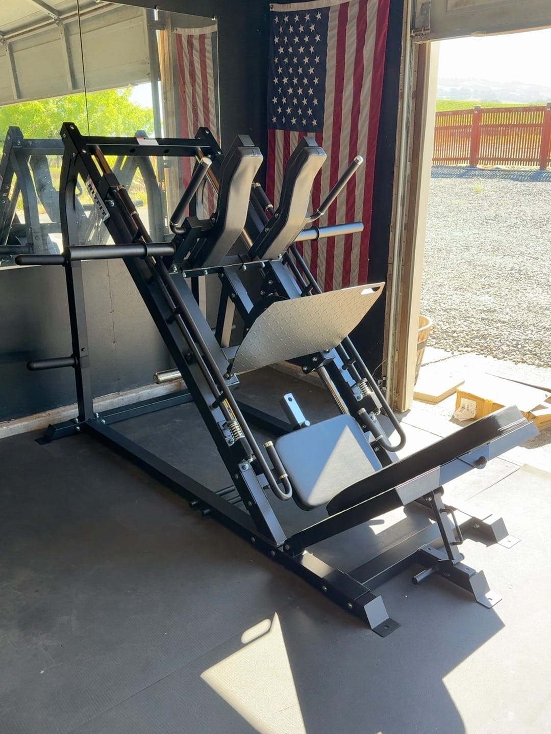 Customer photo review of RitFit GAZELLE PRO 3-In-1 Leg Press and Hack Squat Machine