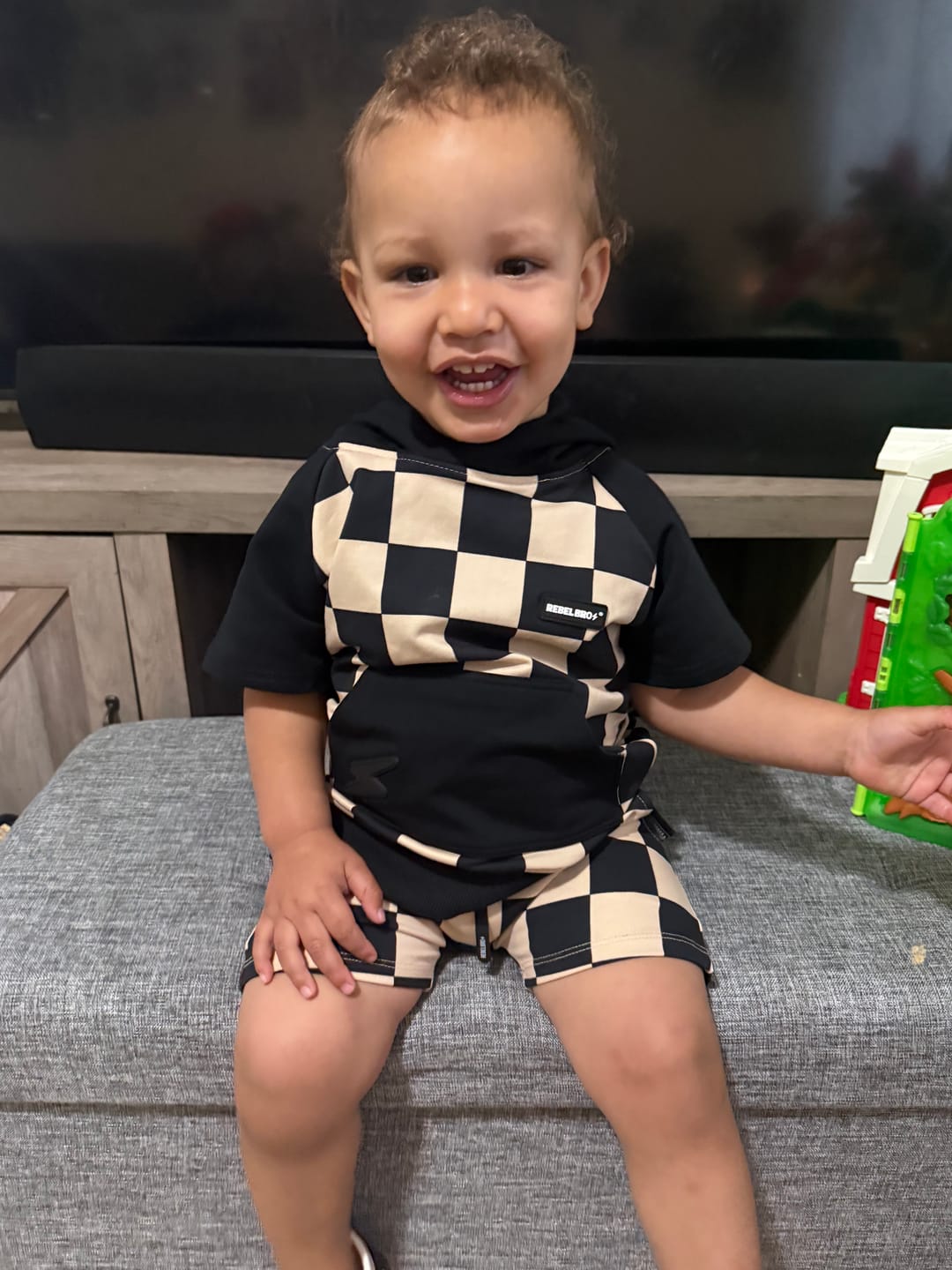 Customer photo review of Relaxed Fit Shorts in Taupe + Black Checkered