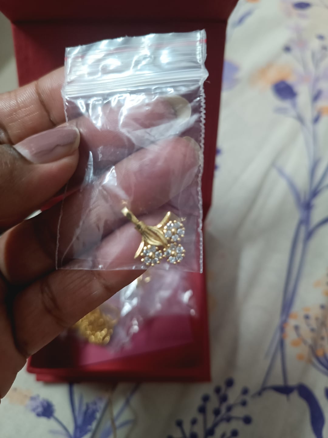 Customer photo review of Leaflet Necklace with chain