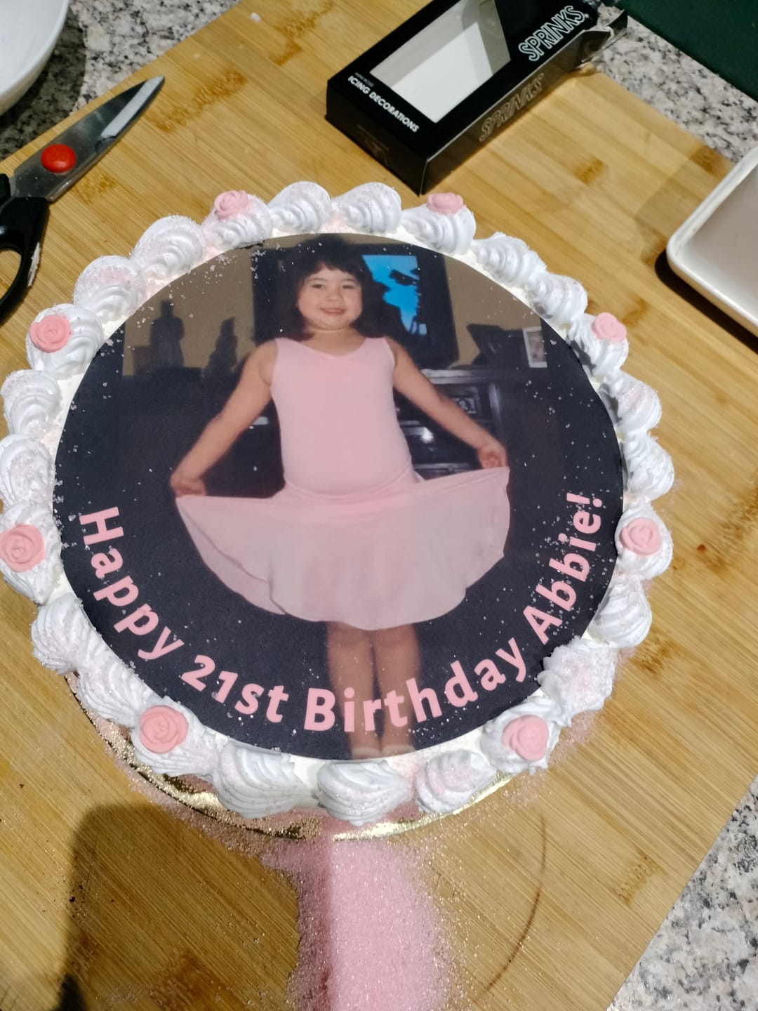 Customer photo review of 20 cm Pre-cut Circle Custom Edible Icing Image