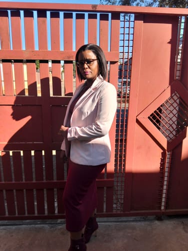 Customer photo review of Vietnamese Super Double Drawn Bone Straight 13x4 Frontal Natural Black Wig