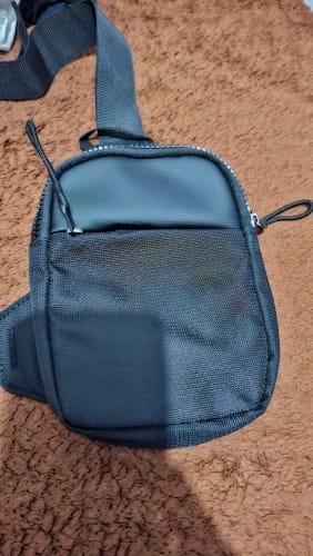 Customer photo review of Varyqon™ – Kompakte Crossbody Bag für Alltag und Reise