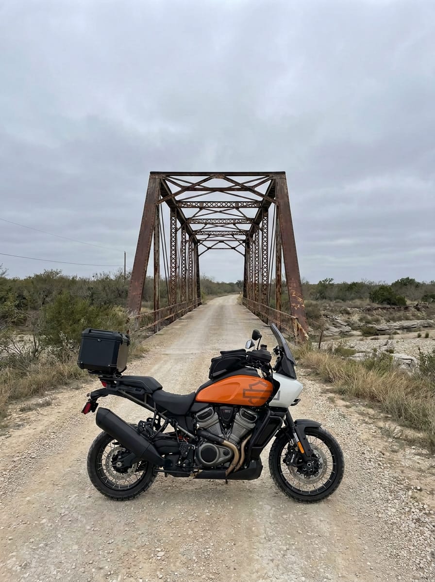 Customer photo review of 38L - Apex XL Harley Pan America RA1250/S Aluminum Top Case Black